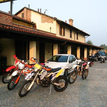 B&B Cascina Bellavista Tigliole Exterior photo